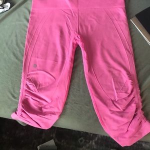 LULULEMON cropped pants